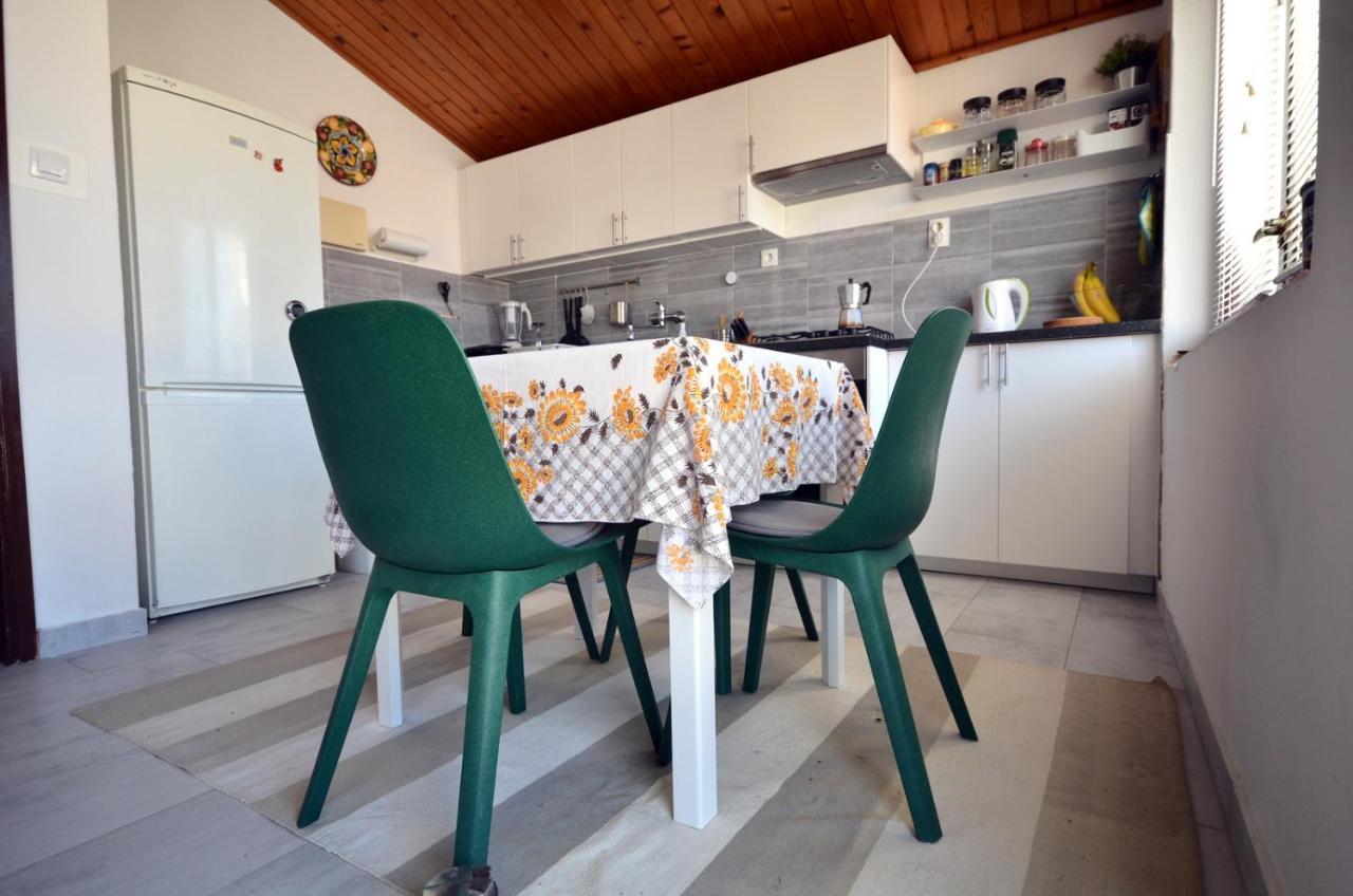 Blue Sky Apartment Примоштен Екстер'єр фото