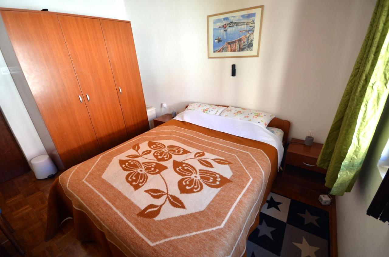 Blue Sky Apartment Примоштен Екстер'єр фото