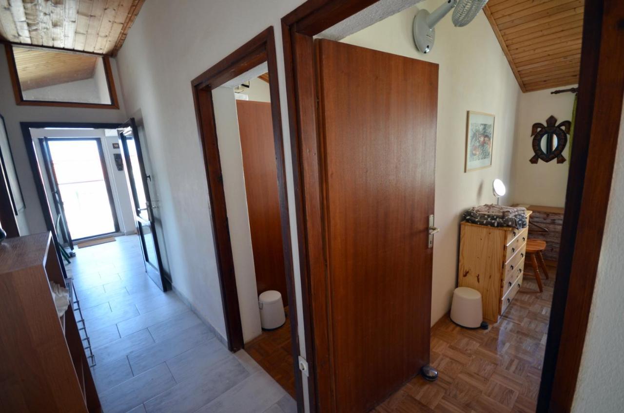 Blue Sky Apartment Примоштен Екстер'єр фото